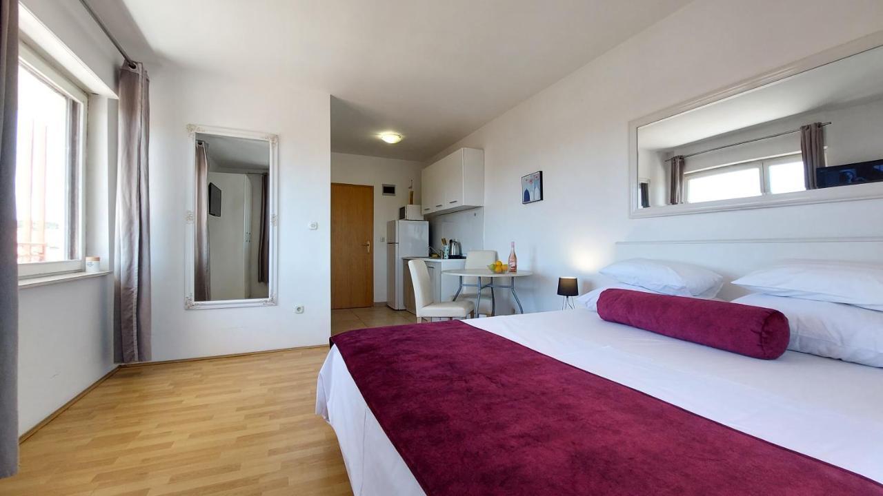Sea Side Apartments Vodice Exterior foto